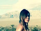 Liziane Gutierrez se inspira em Kim Kardashian e faz ensaio nu em deserto