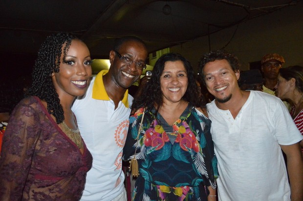 Quesia Luz, do 'The Voice  Brasil', Regina Casé e Fábio Lago em show em Salvador, na Bahia (Foto: Felipe Souto Maior/ Ag. News)