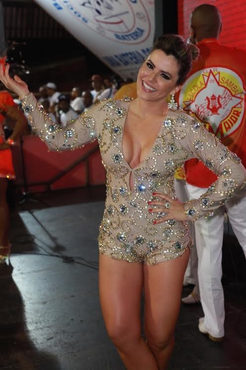 Tania Oliveira na festa do CD carnaval 2014 (Foto: Leo Franco/ Ag. News)