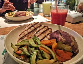 Gabriela Pugliesi mostra almoço (Foto: Instagram / Reprodução)
