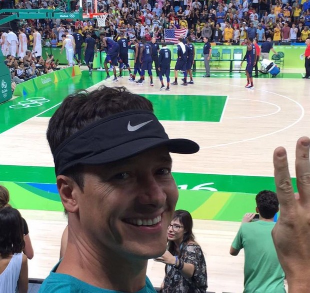 Rodrigo Faro em um jogo de basquete dos Estados Unidos na Rio 2016 (Foto: Reprodução/Instagram)