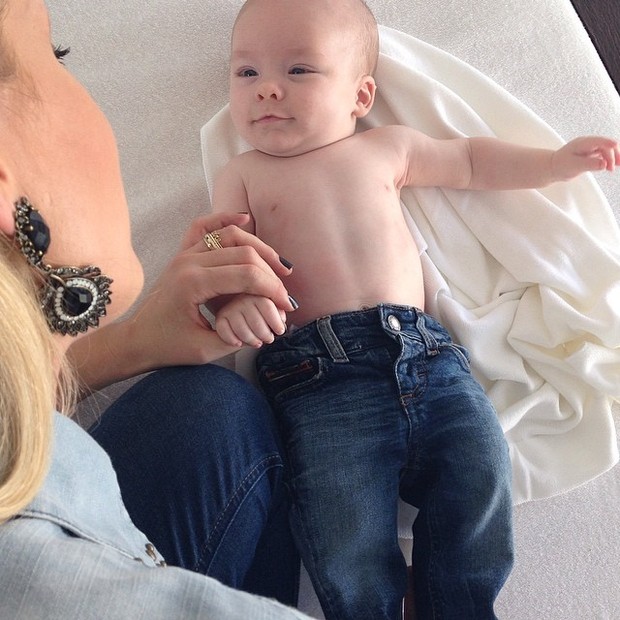 Ana Hickmann com o filho Alexandre (Foto: Reprodução/Instagram)
