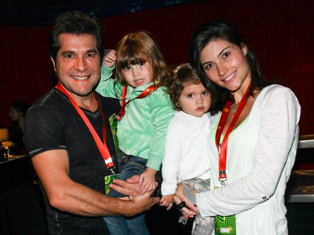 Daniel com a mulher, Aline, e as filhas Lara e Luiza em espetáculo em São Paulo (Foto: Manuela Scarpa/ Foto Rio News)