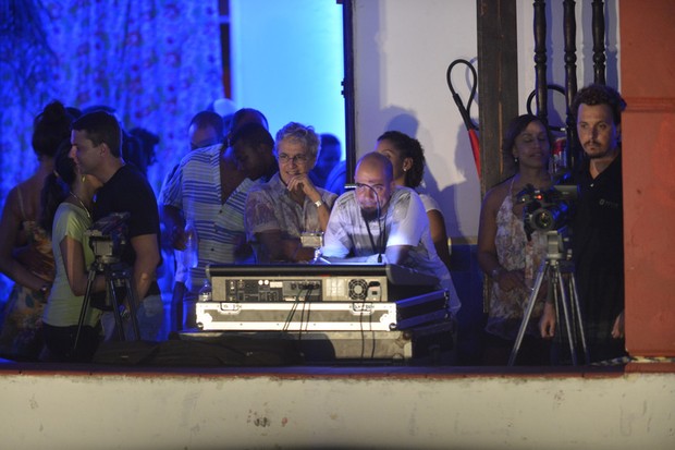 Caetano Veloso assiste a show de Luiz Caldas (Foto: Fábio Martins e Andre Muzzel/Ag News)