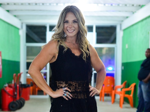 Carla Perez em bastidores de show em Salvador, na Bahia (Foto: André Muzell/ Brazil News)