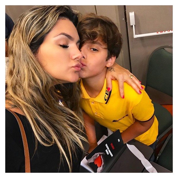 Kelly Key e o filho Jaime Vitor  (Foto: Reprodução/Instagram)