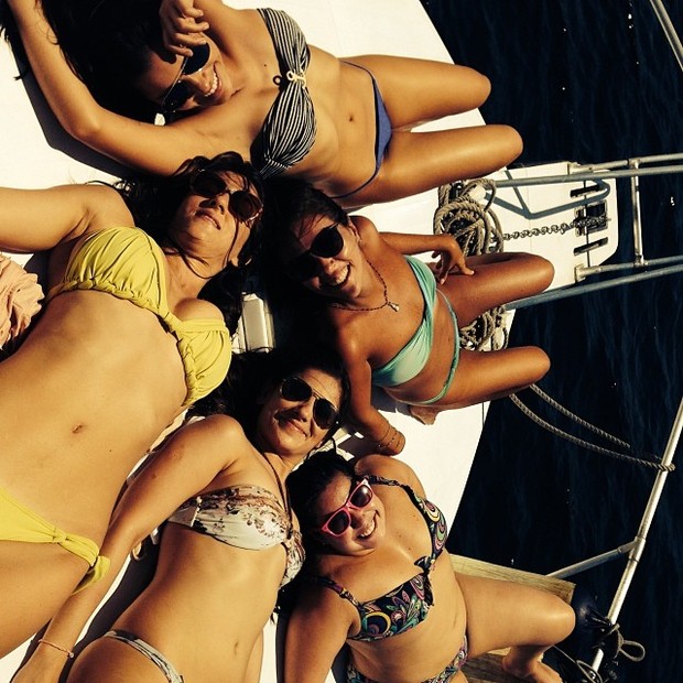 Mariana Rios com as atrizes Luciana Paes, Patrícia Elizardo, Luciana Paes e Débora Alvares (Foto: Instagram)