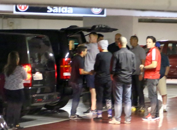 Integrantes do One Direction chegando ao Flamengo (Foto: Gabriel Reis / Ag. News)