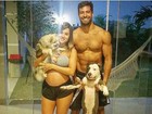 Aryane Steinkopf mostra foto 'em família' com Beto Malfacini e cãezinhos