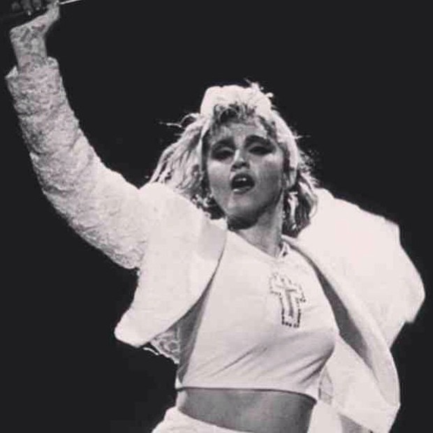 Madonna há 30 anos na turnê Like a Virgin (Foto: Reprodução/Facebook)