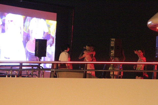 Gerard Butler em festa no RJ (Foto: RODRIGO DOS ANJOS E DELSON SILVA / agnews)