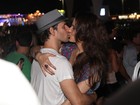 Vídeo: Murilo Rosa e Fernanda Tavares promovem beijaço no RIR