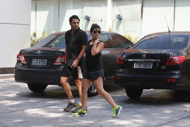 Vanessa Giácomo saindo da academia no RJ (Foto: Dilson Silva / Agnews)