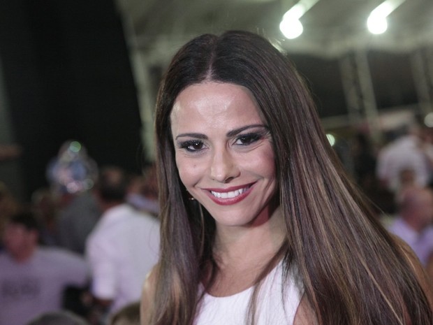 Viviane Araújo em evento na Cidade do Samba, na Zona Portuária do Rio (Foto: Isac Luz/ EGO)