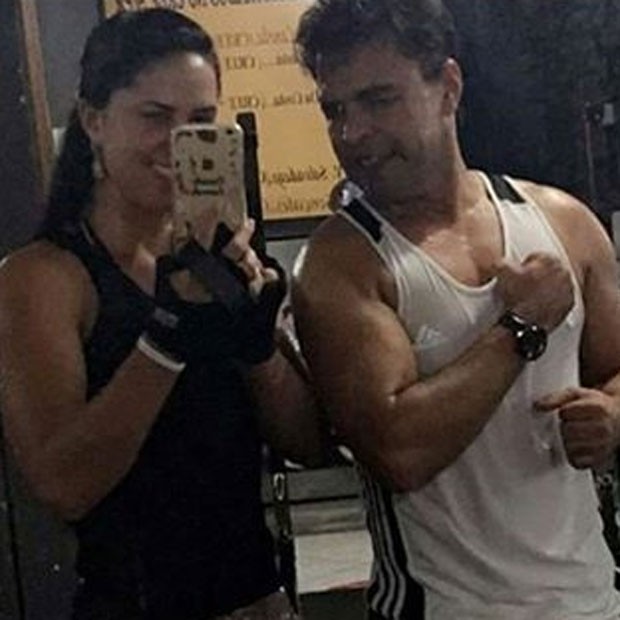 Zezé Di Camargo com a namorada, Graciele Lacerda, em academia (Foto: Instagram/ Reprodução)
