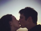 Mateus Solano posta foto romântica com a mulher Paula Braun <3
