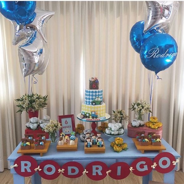 Detalhe da festa de comemoração dos seis meses de Rodrigo, filho de Adriana Sant&#39;anna e Rodrigão (Foto: reprodução/Instagram)