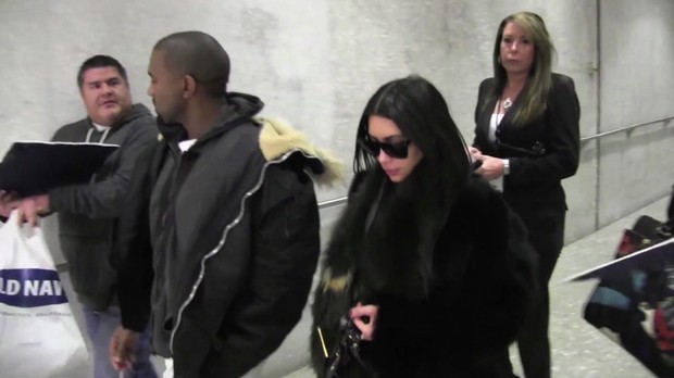 Ao lado de Kim Kardashian, Kanye West recusa dar autógrafo para fã em Washington (Foto: Instagram)