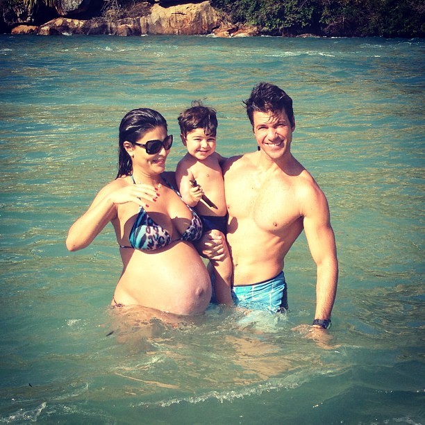 Juliana Paes e família (Foto: Reprodução/Instagram)