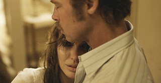 Angelina Jolie e Brad Pitt em cena (Foto: Reprodução)