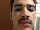 Gusttavo Lima exibe bigodinho em rede social