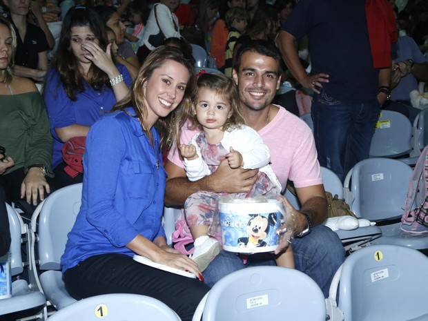 Dani Monteiro com a familia (Foto: Roberto Filho / AgNews)