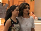 Fátima Bernardes faz compras com as filhas em um shopping do Rio