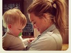 Hilary Duff posta foto fofa com o filho