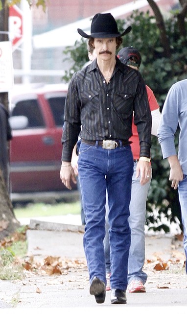 Matthew McConaughey no set de filmagens de ‘The Dallas Buyer's Club’ em New Orleans, nos Estados Unidos (Foto: Grosby Group/ Agência)