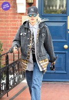 Look do dia: Rita Ora aposta em visual hip hop 