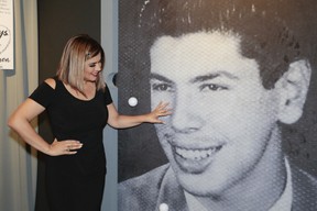 Mara Maravilha visita exposição Silvio Santos vem aí, no MIS (Foto: Rafael Cusato/EGO)