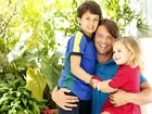'Ser pai é uma grande aventura', diz Mário Frias, ao lado de Laura e Miguel