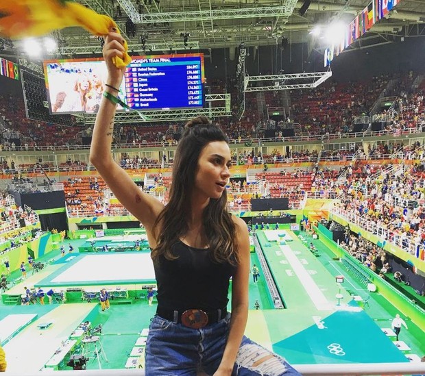 Thaila Ayala se divertindo na Olimpíada Rio 2016 (Foto: Reprodução/Instagram)