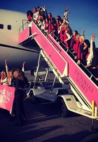Angels da Victoria's Secret seguem em avião fretado para desfile da marca