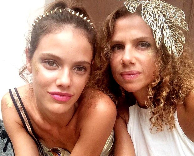 Laura Neiva e a mãe, Michele Miranda (Foto: Reprodução / Instagram)