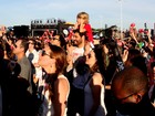 Thiago Lacerda, Emmanuelle Araújo e mais famosos curtem o penúltimo dia do Rock in Rio