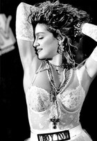 Relembre os looks mais icônicos de Madonna