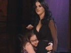 Katy Perry faz dueto com criança autista durante programa 