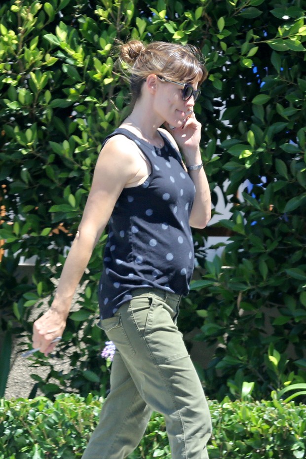 Jennifer Garner grávida do quarto filho (Foto: AKM-GSI / AKM-GSI)