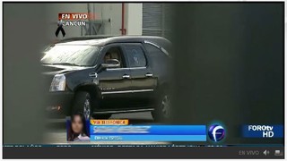 Carro funeral com corpo de Roberto Bolaños (Foto: Reprodução/Televisa)