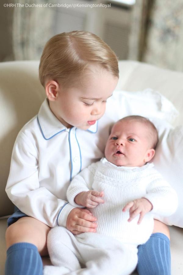Prince George e Princess Charlotte  (Foto: Reprodução / Twitter - HRH The Duchess of Cambrigde / @kensingtonroyal)