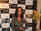 Luiza Brunet vai a inauguração de salão de beleza em São Paulo