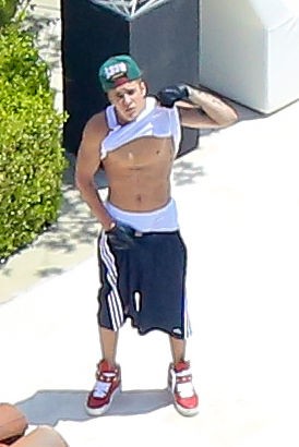 X17 - Justin Bieber em Los Angeles, nos Estados Unidos (Foto: X17/ Agência)