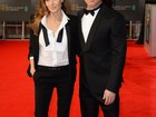 Angelina Jolie e Brad Pitt usam looks combinadinhos no BAFTA