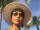 Gracyanne Barbosa exibe seios em selfie durante dia de sol