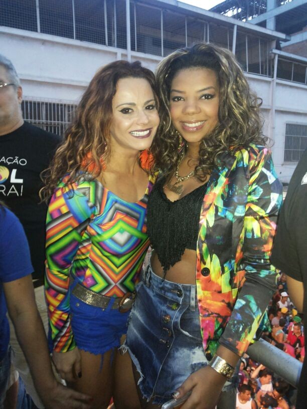 Viviane Araújo e MC Ludmilla na Parada Gay de Caxias (Foto: Divulgação/ABC PHOTOS)