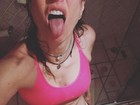 Luciana Gimenez exibe o tanquinho em selfie: 'Domingo também é dia'
