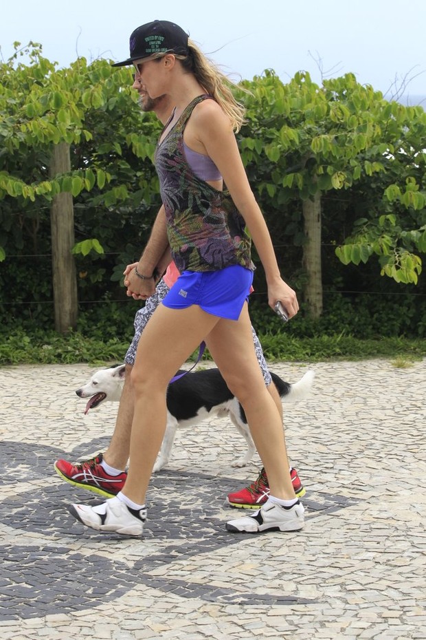 Ellen Jabour na praia (Foto: Rodrigo dos Anjos/AgNews)