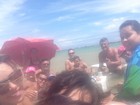 Dany Bananinha curte praia com Mariano e amigos