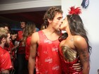 Beijo na boca: casais famosos curte carnaval em clima de romance e esquentam Sapucaí